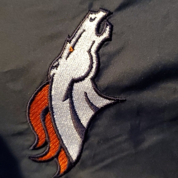 NFL Denver Bronco windbreaker jacket. - Picture 3 of 5